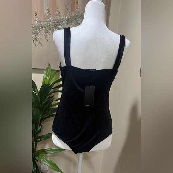 Black Velvet V neck Bodysuit Size Large - Picture 4 of 7